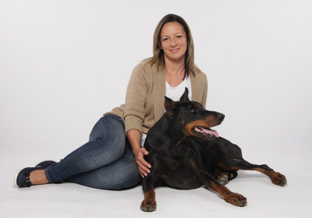 Dömötör Júlia oktató lathatatlanporaz.hu